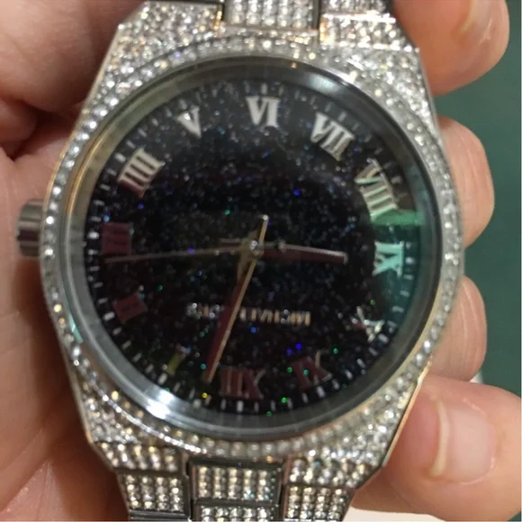 Mk crystal watch new in box.never wore this watch - Picture 5 of 8